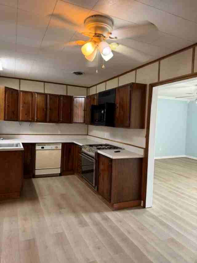 2524 Central Blvd - Photo 2 of 7