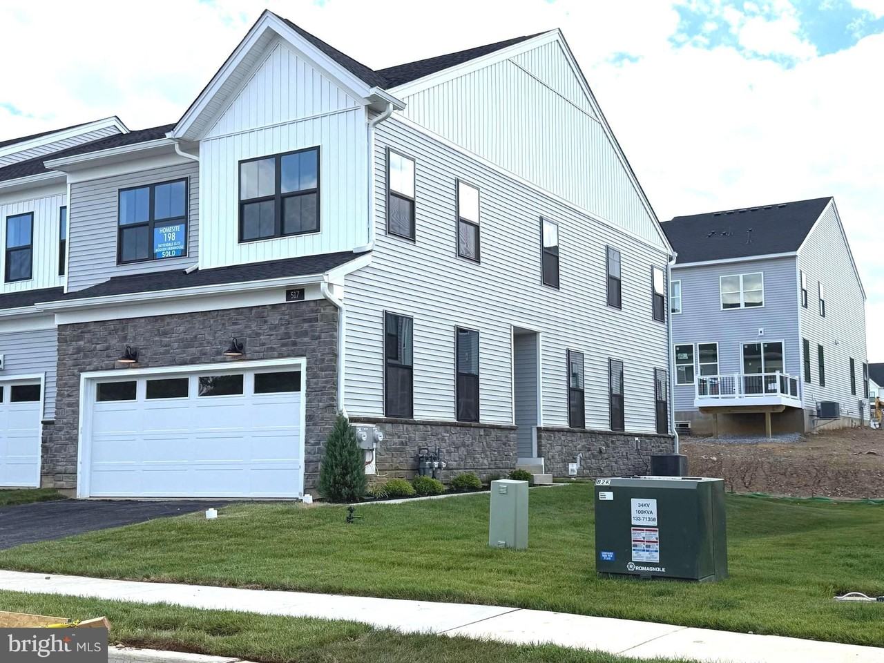 517 Anfield Rd - Photo 2 of 24