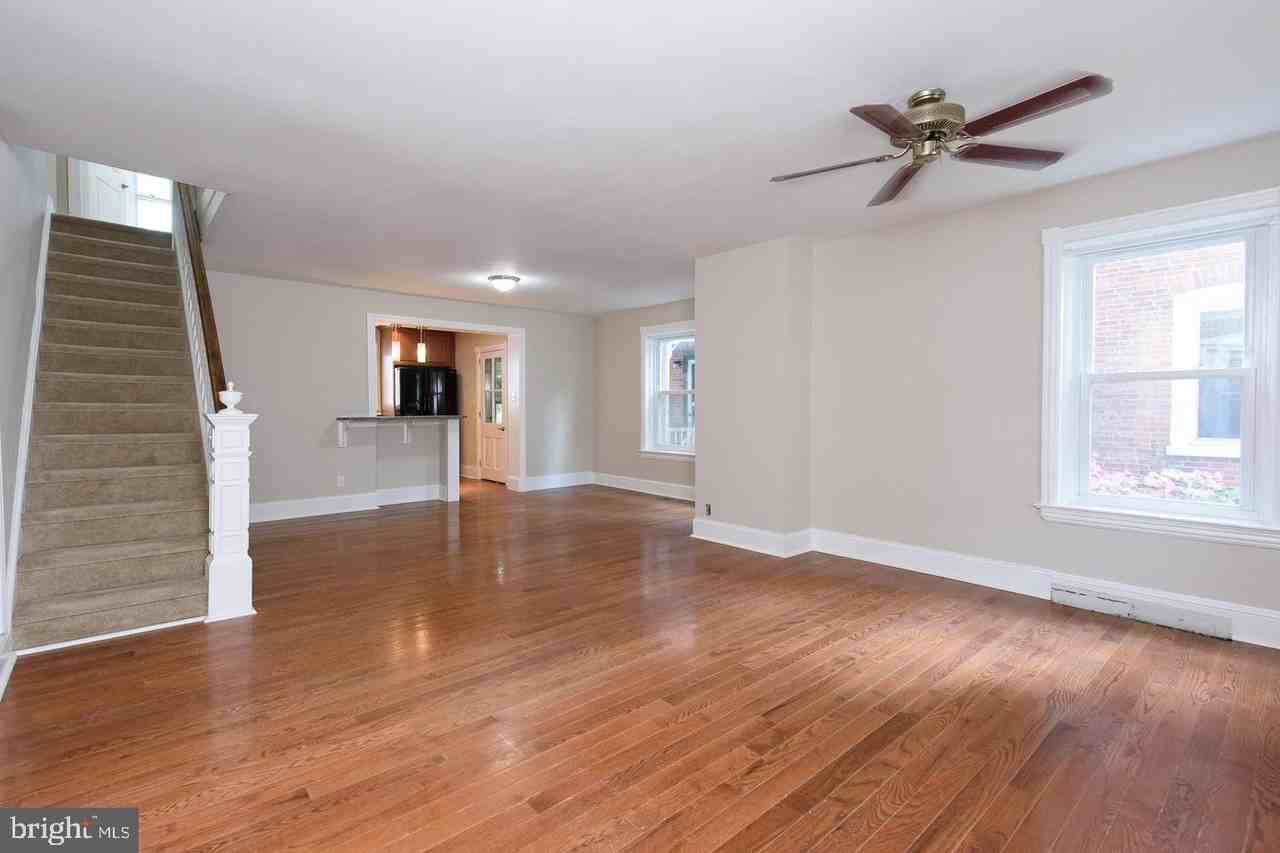 214 Highland Ave - Photo 4 of 25
