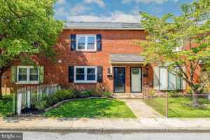 featured image of 704 S Adams St