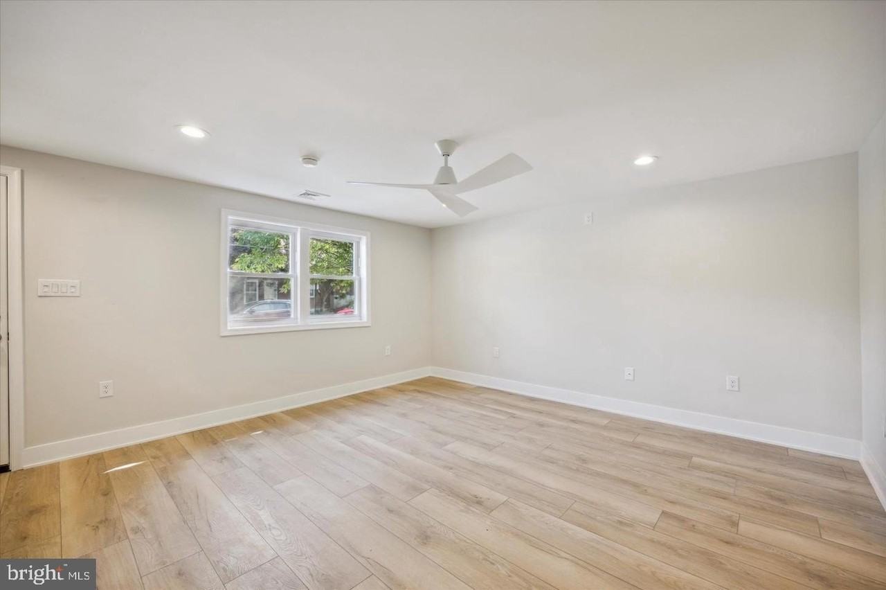 704 S Adams St - Photo 3 of 15