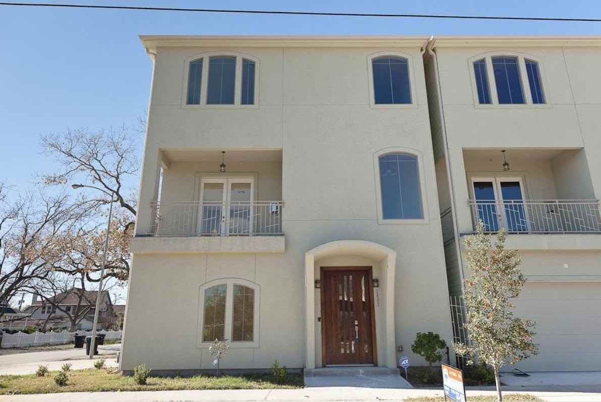 2607 Lawrence St - Photo 2 of 31