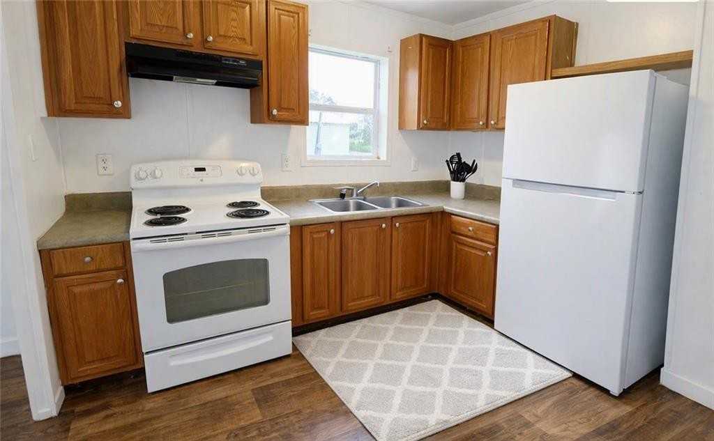 135 Stephen Ballay Ln - Photo 3 of 7