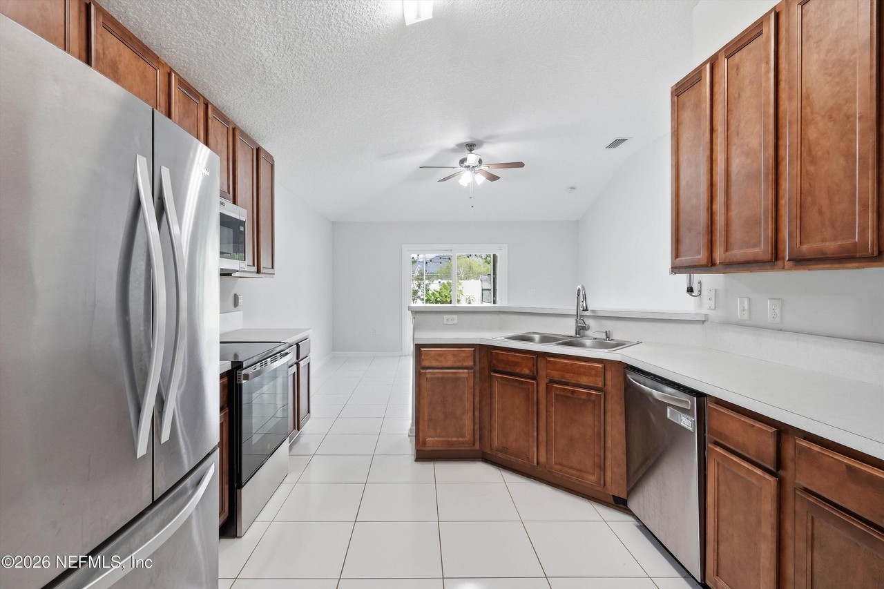 9847 Sailor Dr - Photo 3 of 30