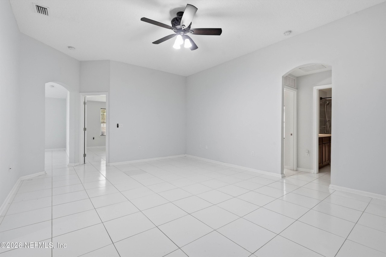 9847 Sailor Dr - Photo 4 of 30