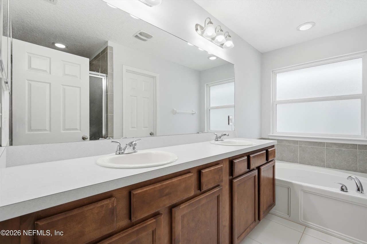 9847 Sailor Dr - Photo 6 of 30