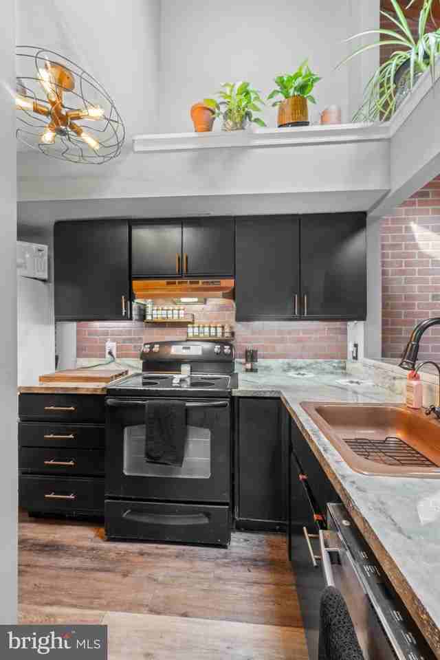 24 Brookside Ct #24 - Photo 5 of 27