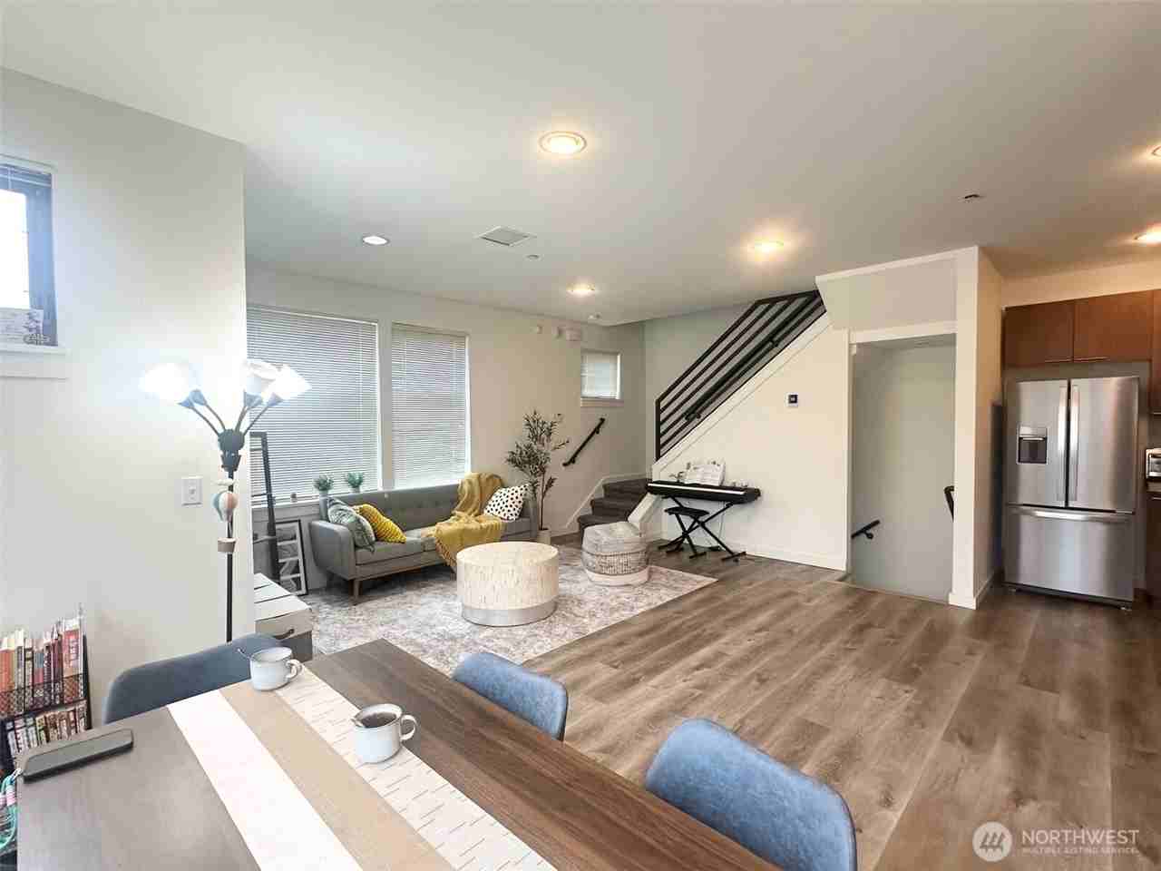 1214 N Northgate Way - Photo 4 of 13