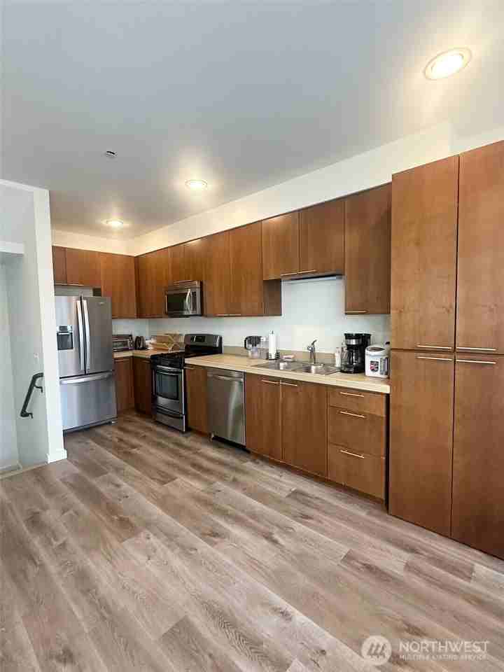 1214 N Northgate Way - Photo 5 of 13