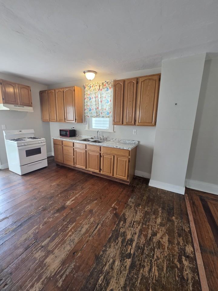 207 York Street - Photo 3 of 17