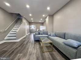 featured image of 136 W Clarkson Ave