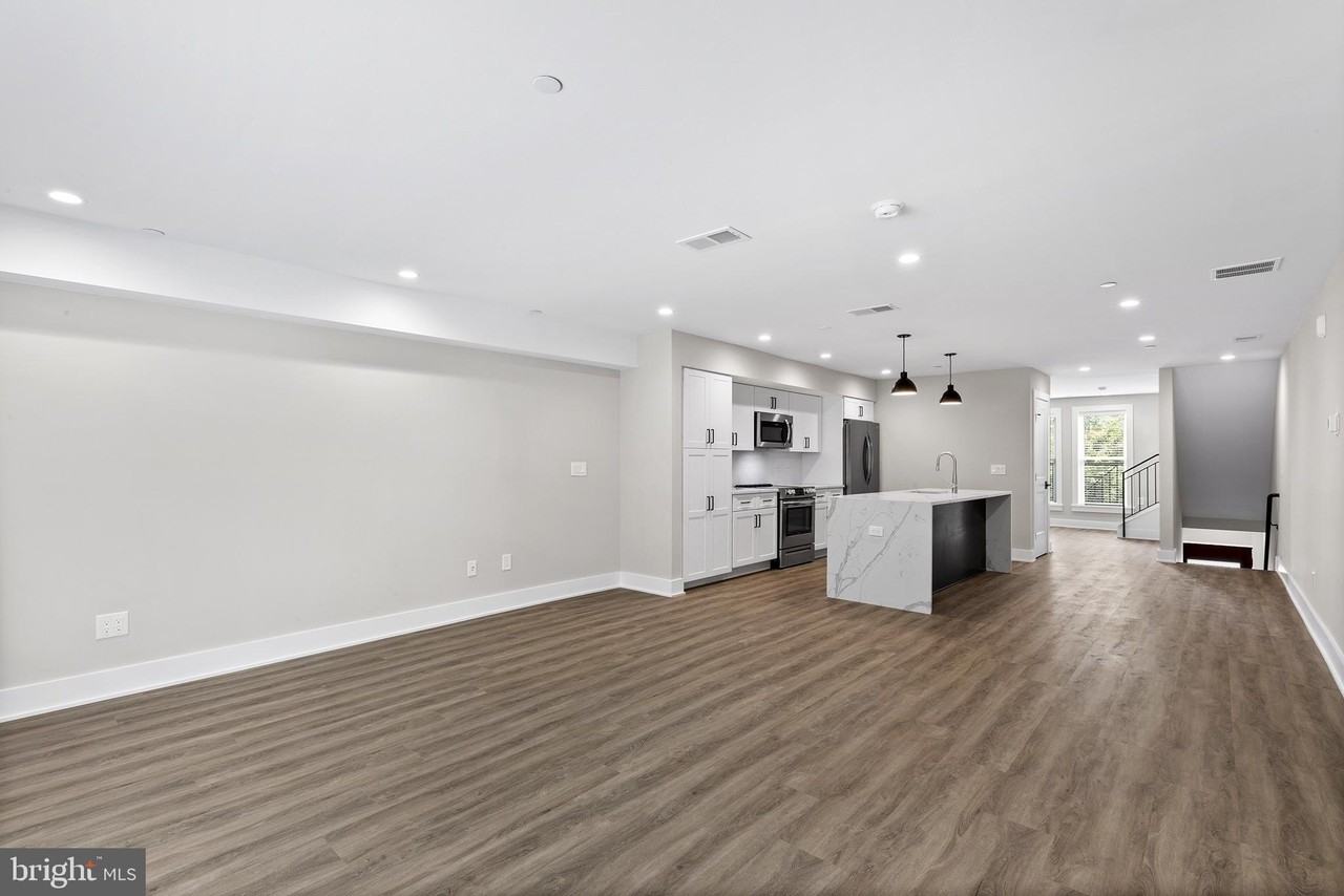 2144 Lombard St - Photo 2 of 20