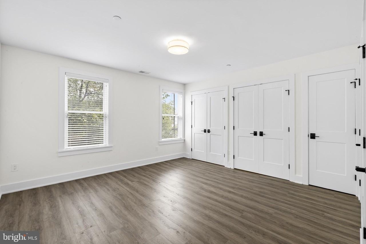 2144 Lombard St - Photo 5 of 20