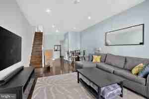 featured image of 636 Wilder St