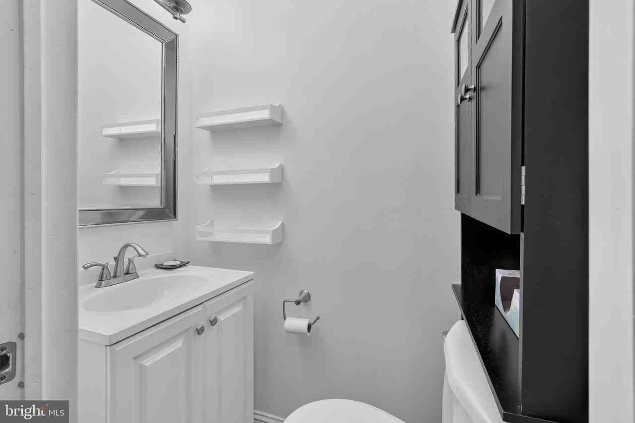 636 Wilder St - Photo 5 of 28