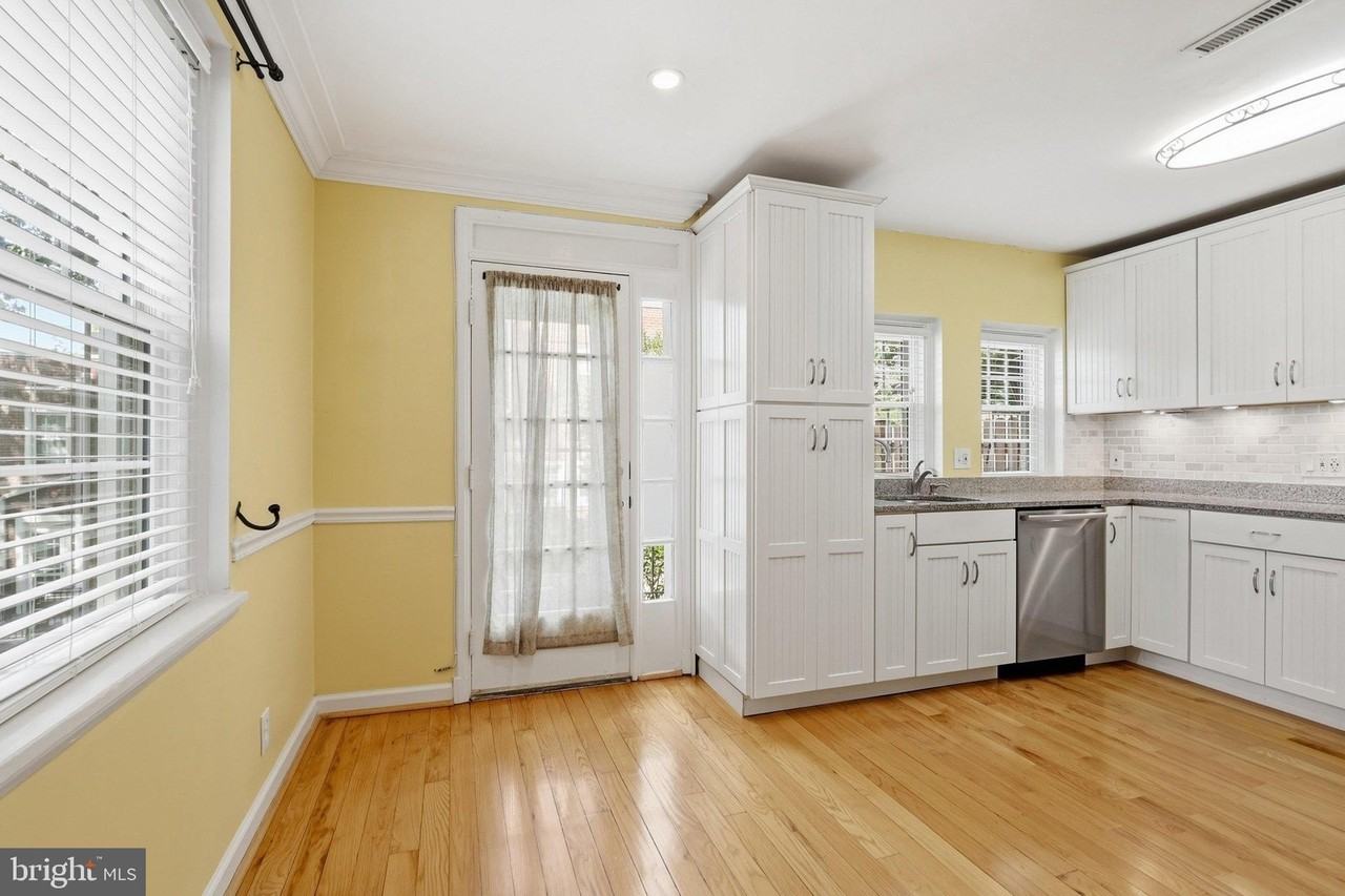 2809 S Columbus St - Photo 7 of 39
