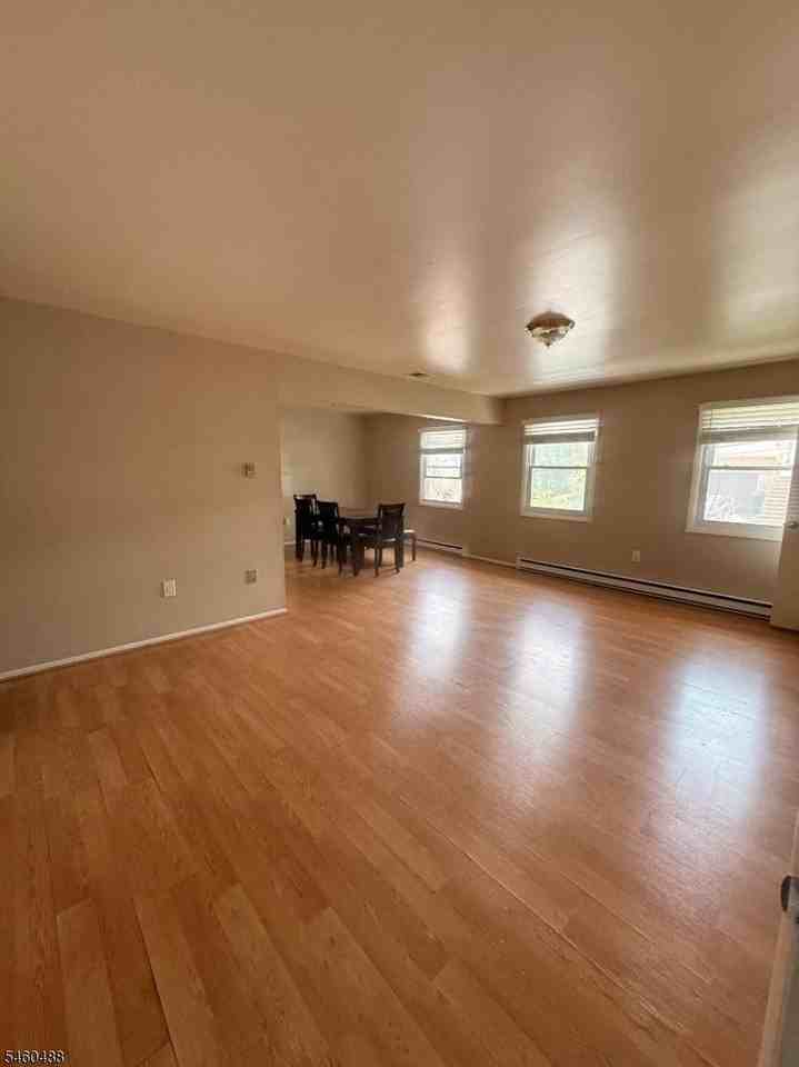 28 Girard Ave - Photo 7 of 19