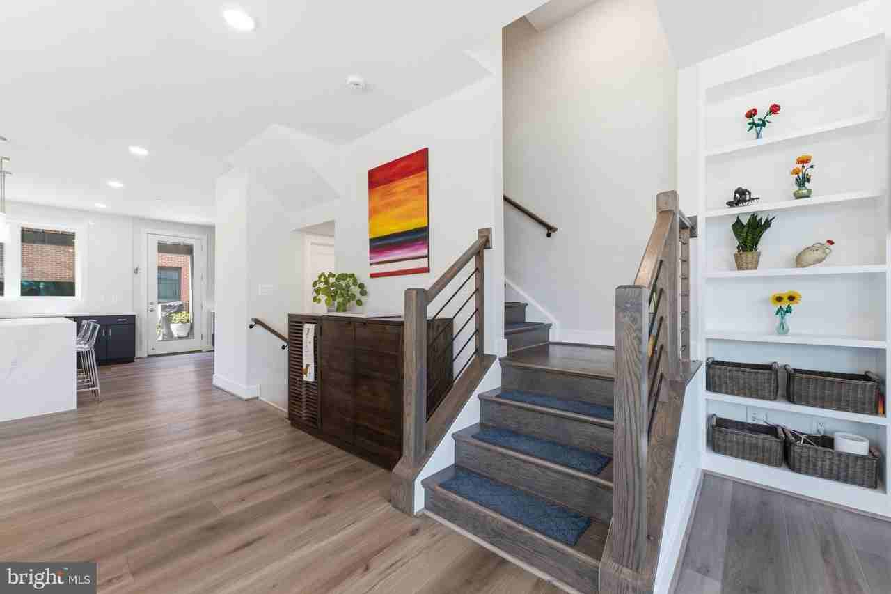 329 Calvert Ave - Photo 5 of 50