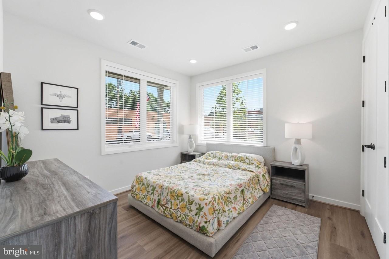 329 Calvert Ave - Photo 6 of 50