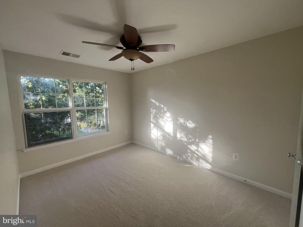 2265 Forsythia Dr - Photo 6 of 7