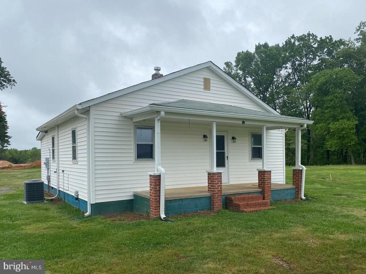 17169 Chestnut Ln - Photo 2 of 13