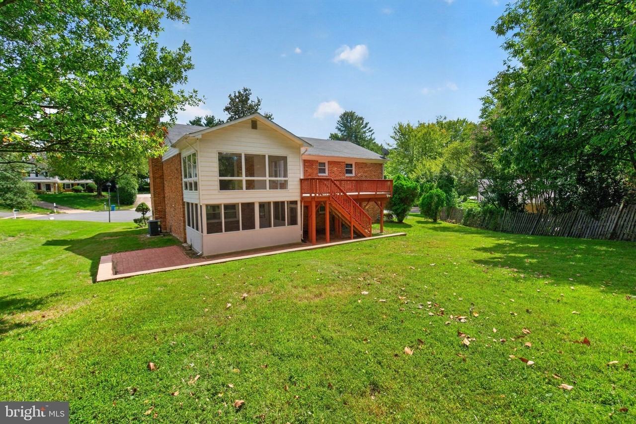 8020 Agin Ct - Photo 6 of 30