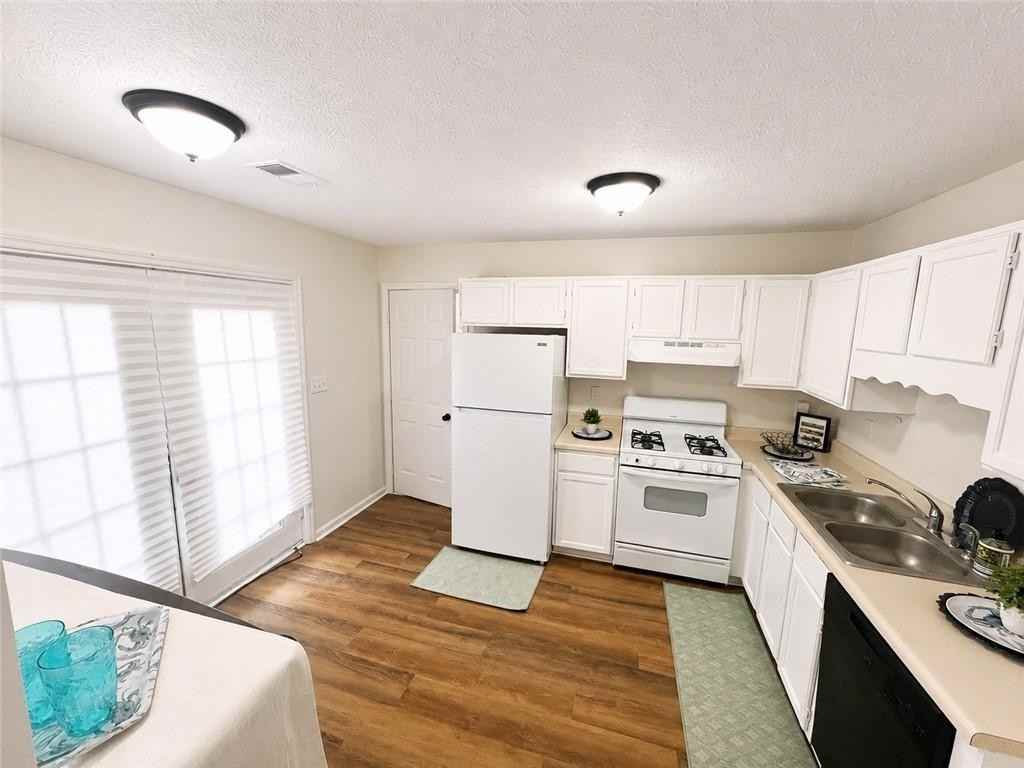 6979 Ling Ln - Photo 3 of 17