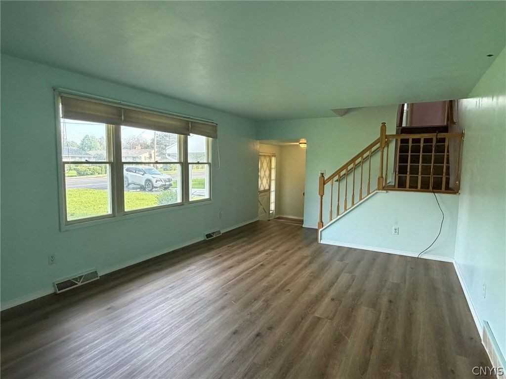 5265 Jamesville Rd - Photo 2 of 11