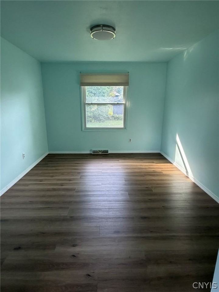 5265 Jamesville Rd - Photo 5 of 11