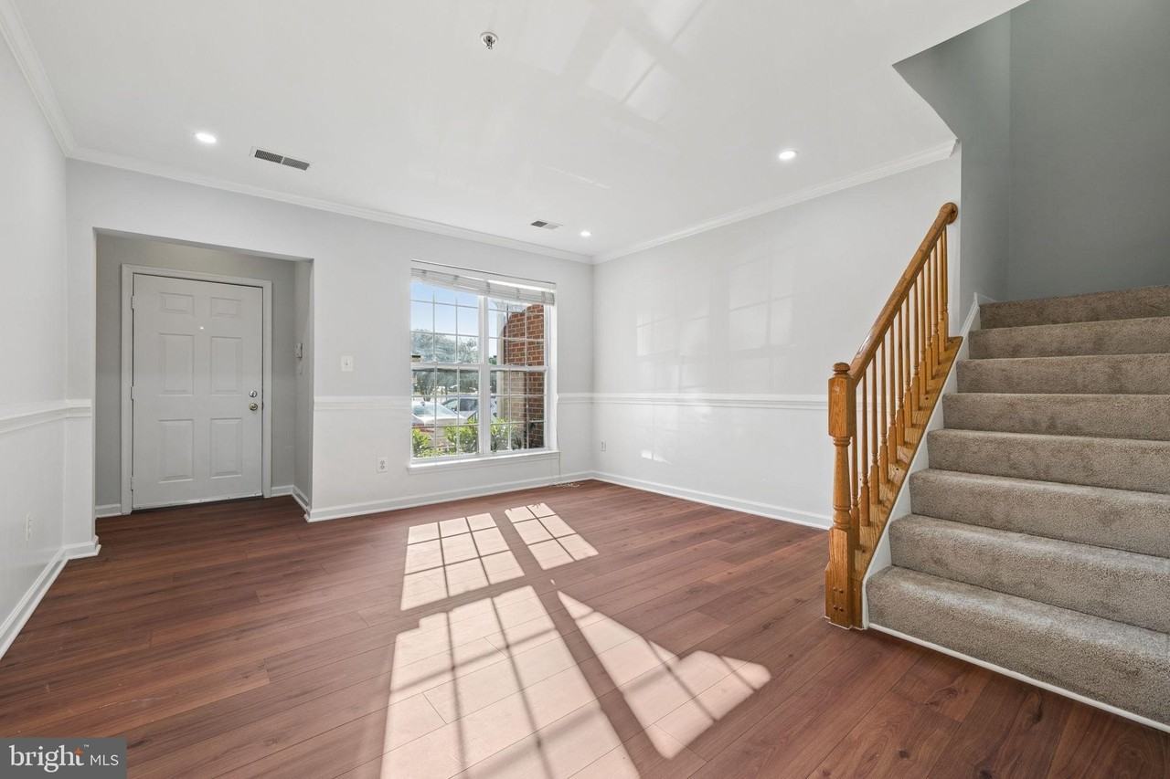 2494 Quick St #102 - Photo 5 of 27