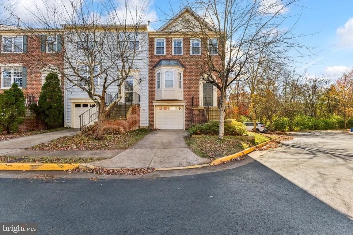 5835 Stream Pond Ct - Photo 2 of 40