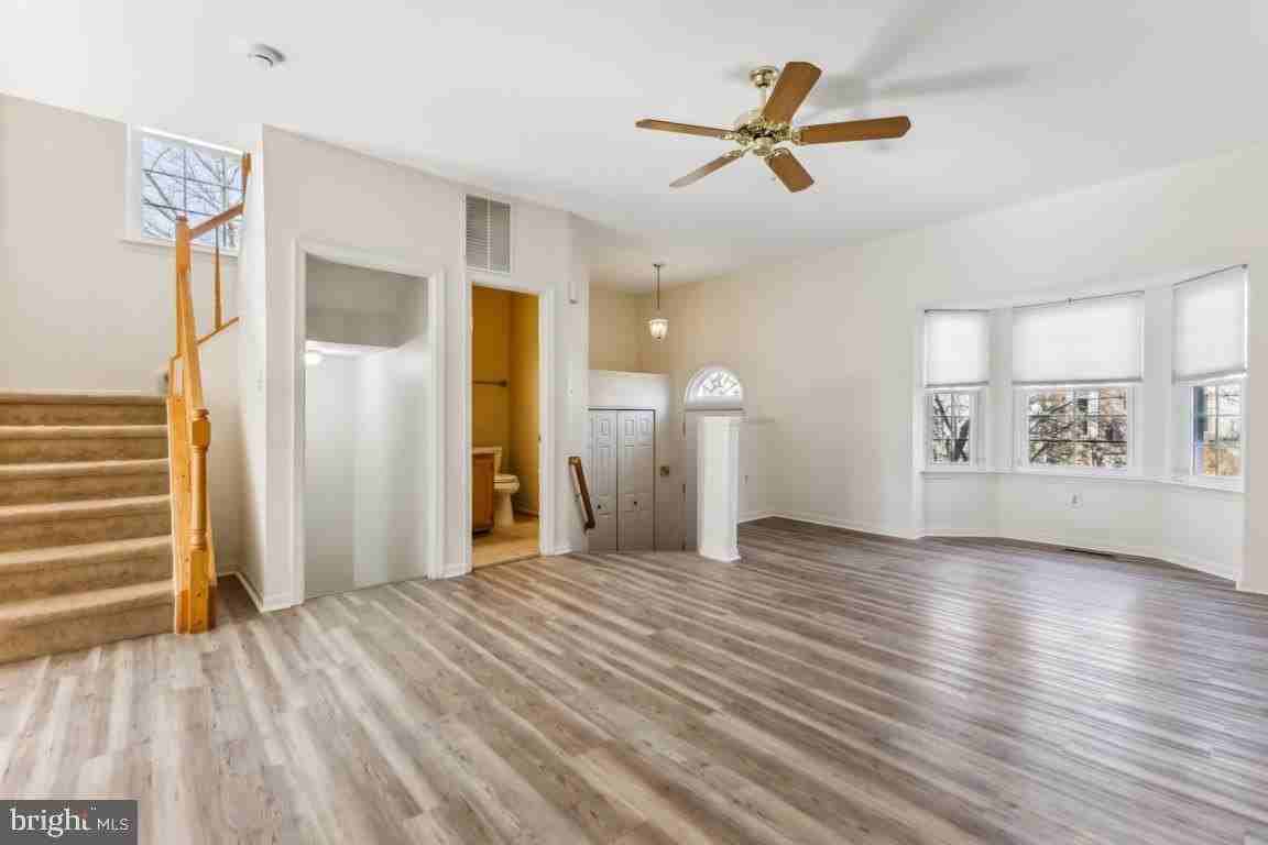 5835 Stream Pond Ct - Photo 7 of 40
