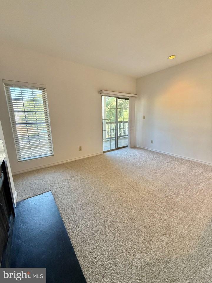 12155 Penderview Ter #821 - Photo 3 of 28