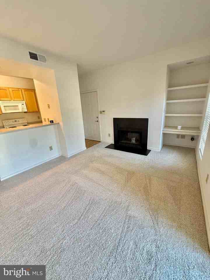 12155 Penderview Ter #821 - Photo 4 of 28