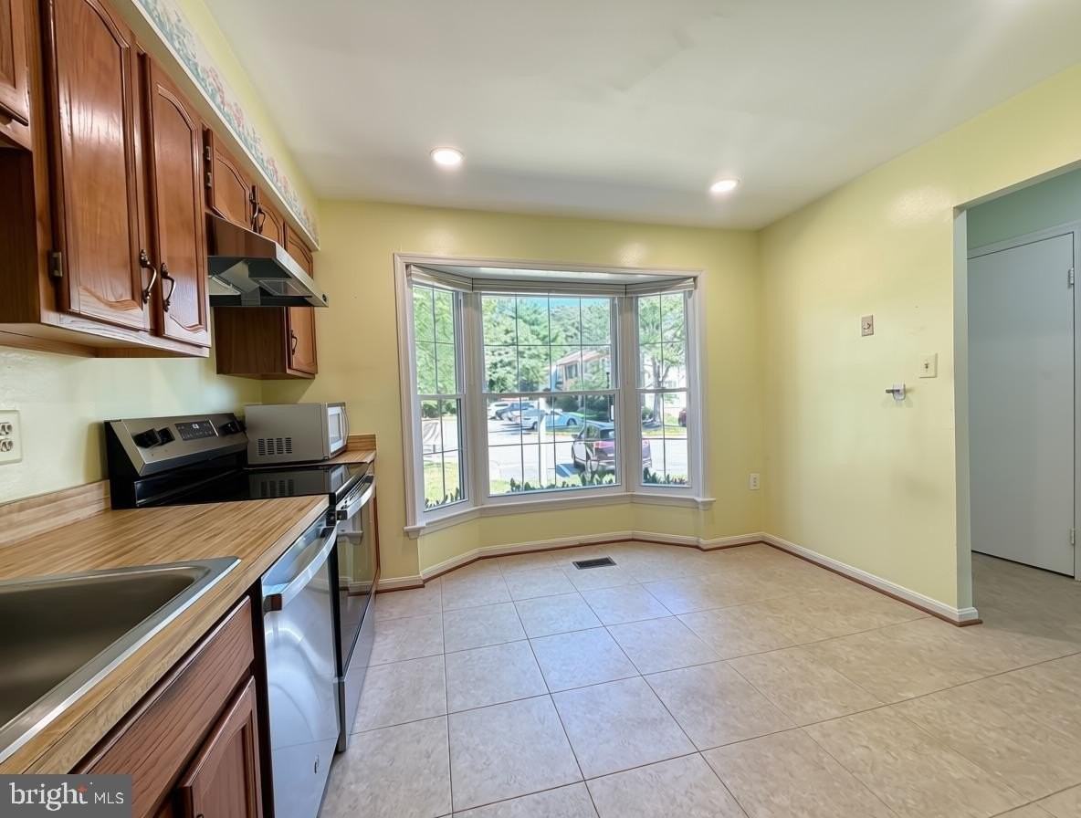 5406 New London Park Dr - Photo 3 of 16