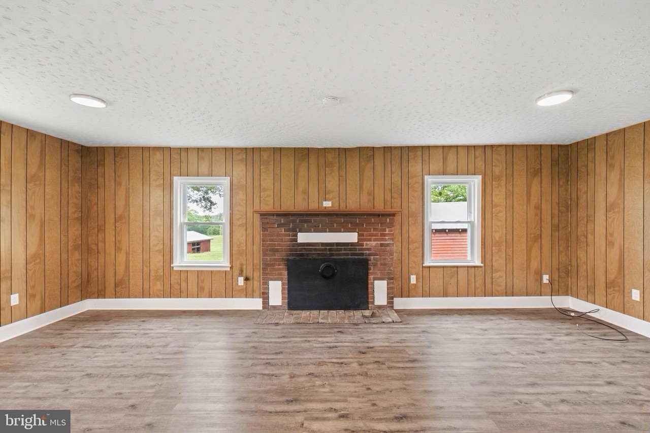 1457 Caledon Rd - Photo 5 of 39