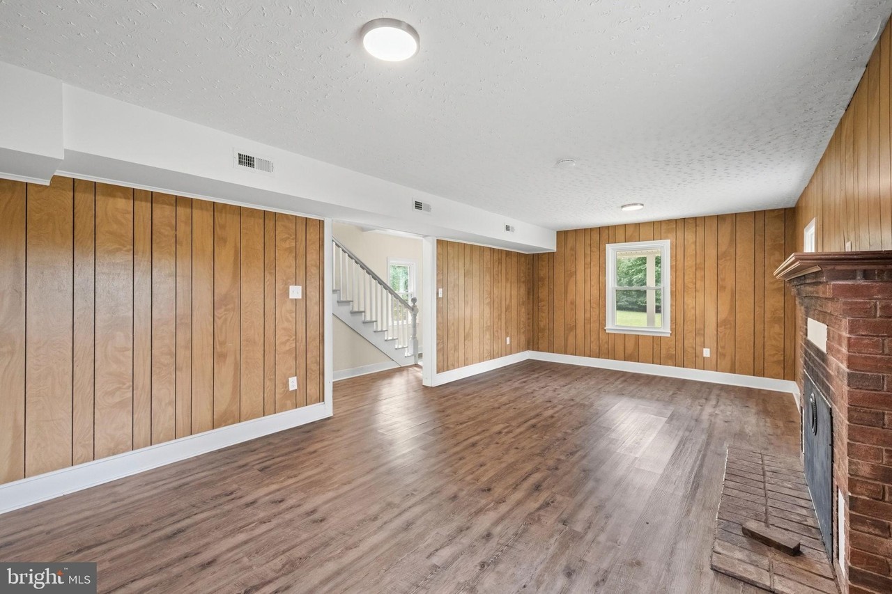 1457 Caledon Rd - Photo 7 of 39