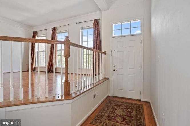 22052 Dilworth Sq - Photo 3 of 33