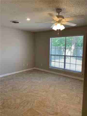1506 Rue Lemans - Photo 5 of 21