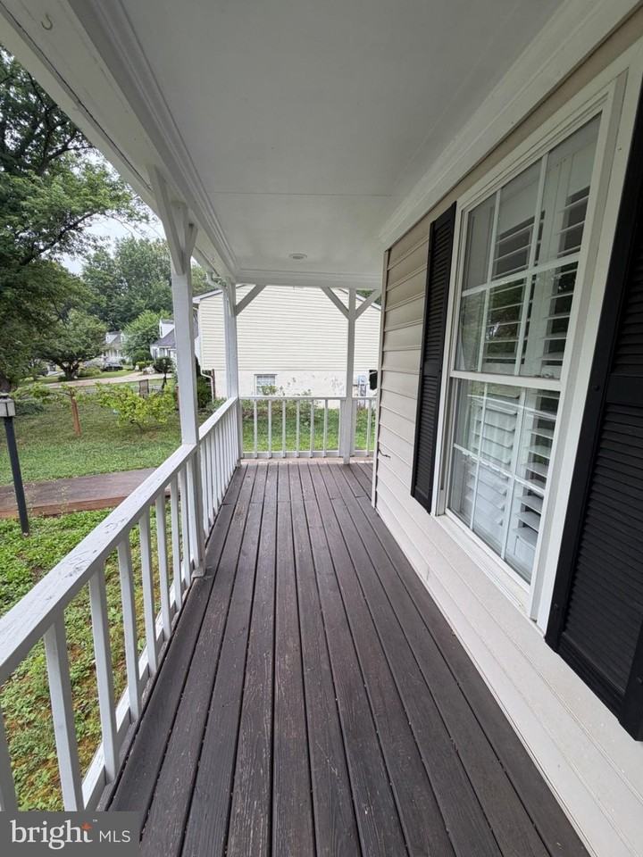 5705 Sailstone Ln - Photo 2 of 18