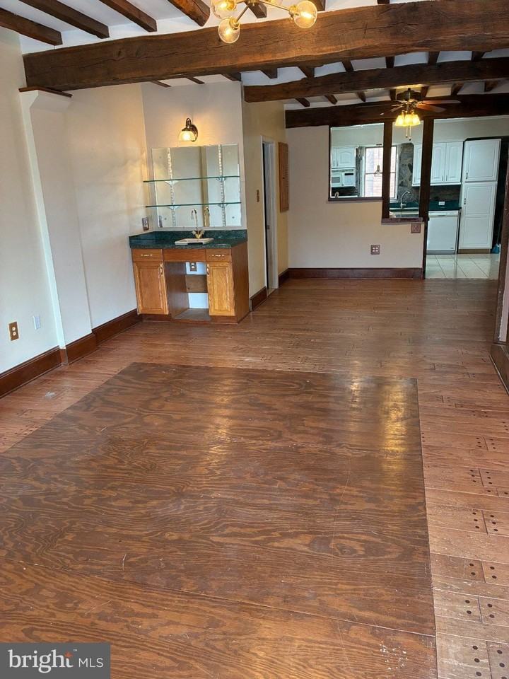 16 Catalpa Ct - Photo 3 of 25