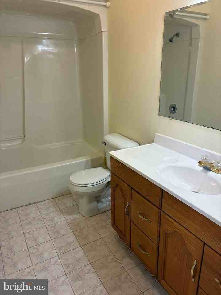 16 Catalpa Ct - Photo 4 of 25