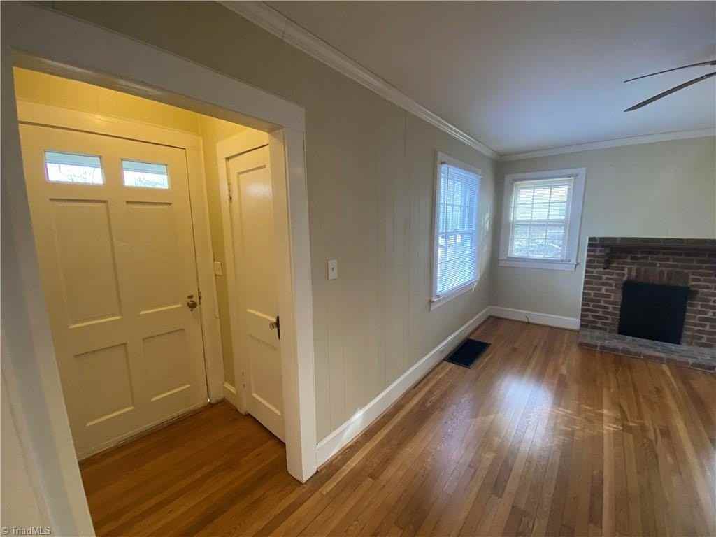 1216 Ford St - Photo 4 of 23