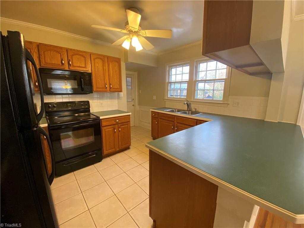1216 Ford St - Photo 7 of 23