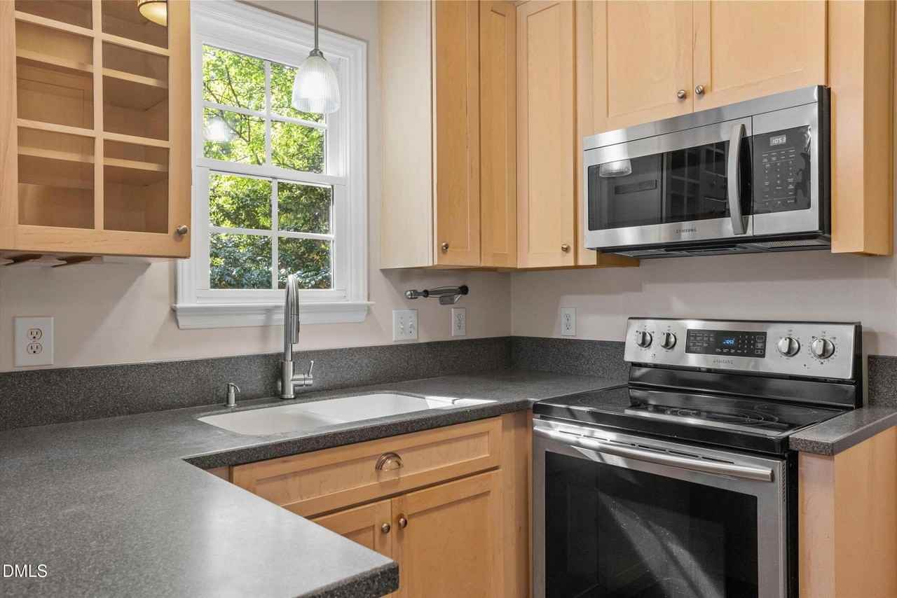 102 Pine Tag Ct - Photo 5 of 31