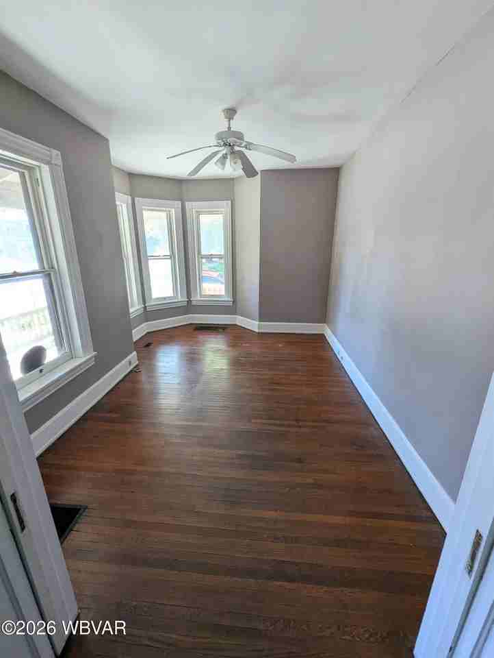 400 Rural Ave - Photo 3 of 9