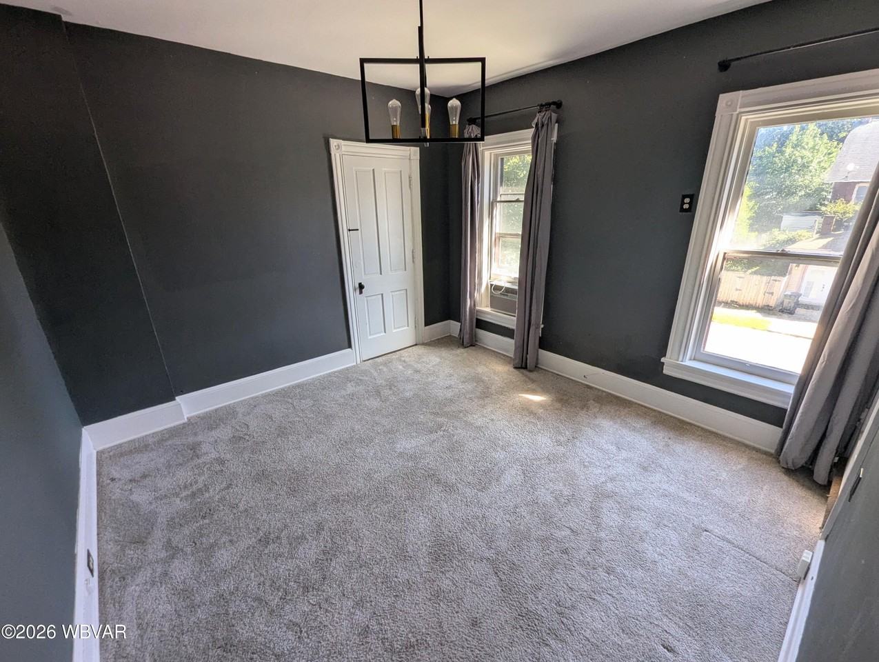 400 Rural Ave - Photo 6 of 9