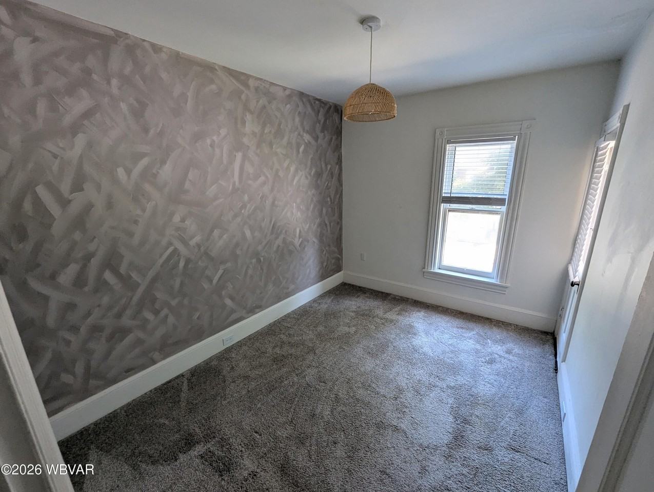 400 Rural Ave - Photo 7 of 9