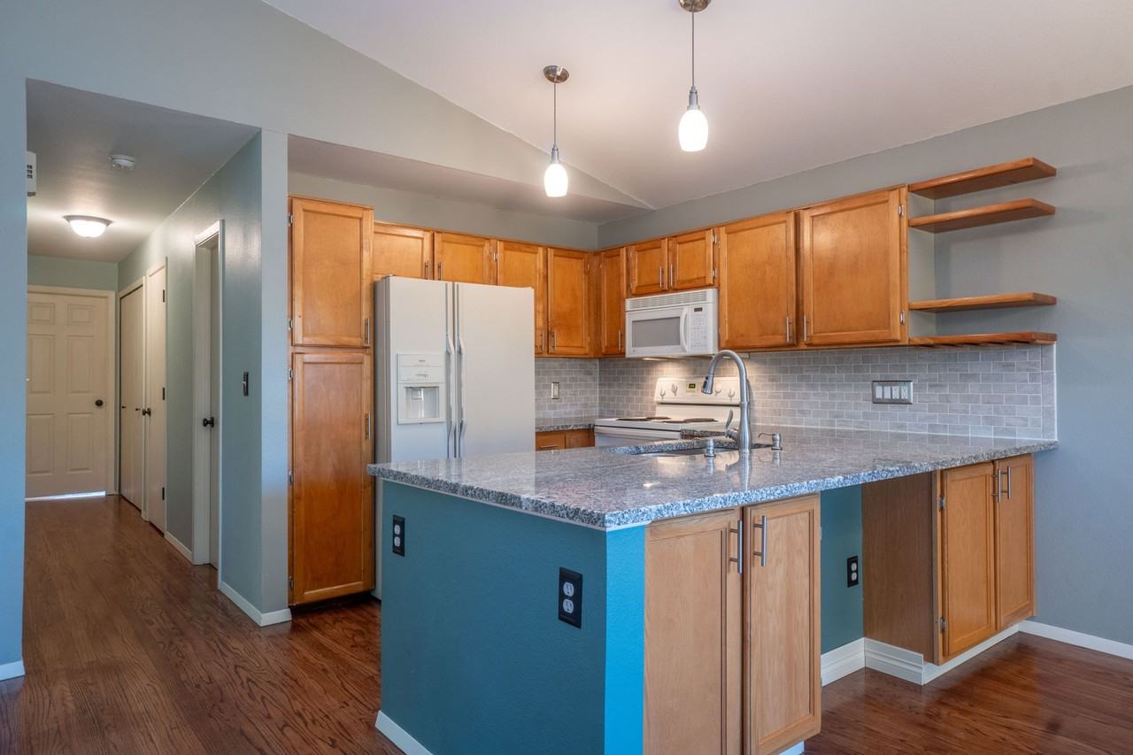18324 W 58th Pl #77 - Photo 6 of 16