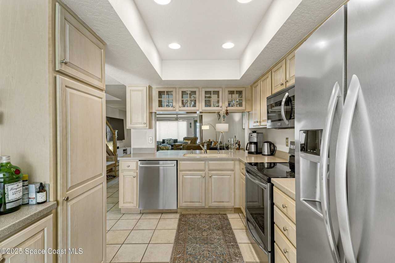 290 Paradise Boulevard #3 - Photo 4 of 50